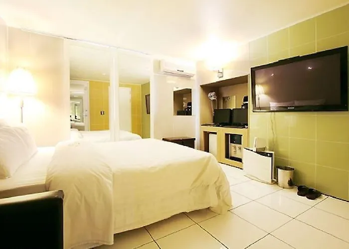 Plex Hotel 2*