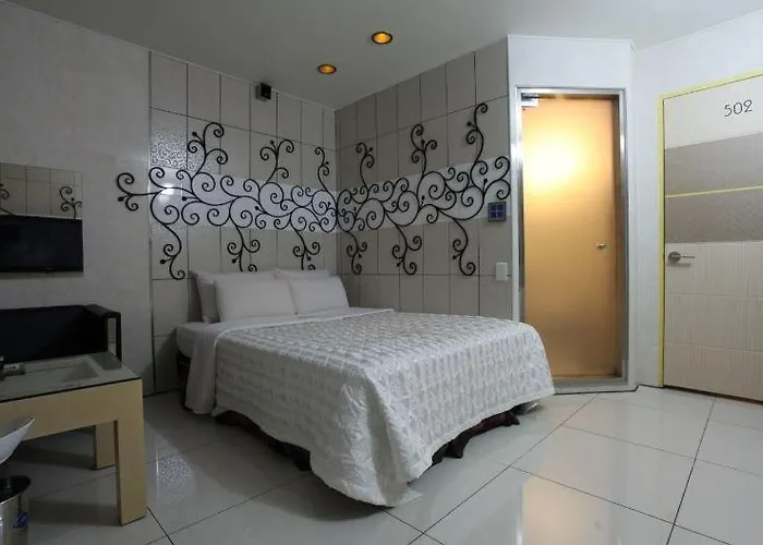 Plex 2* Seoul