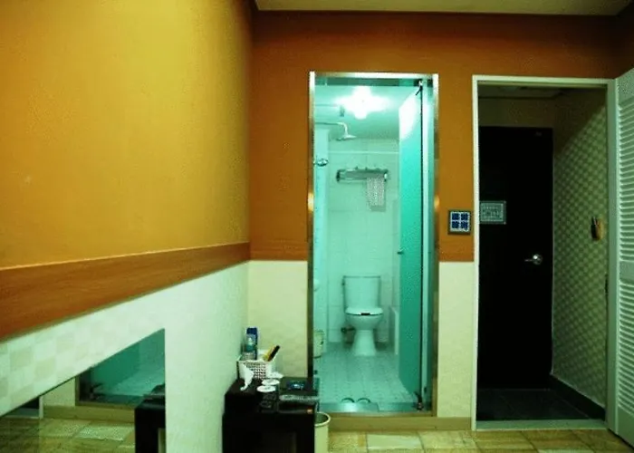 Plex Hotel 2*