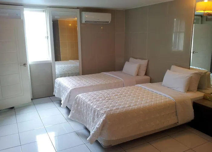 Hotel Plex 2*